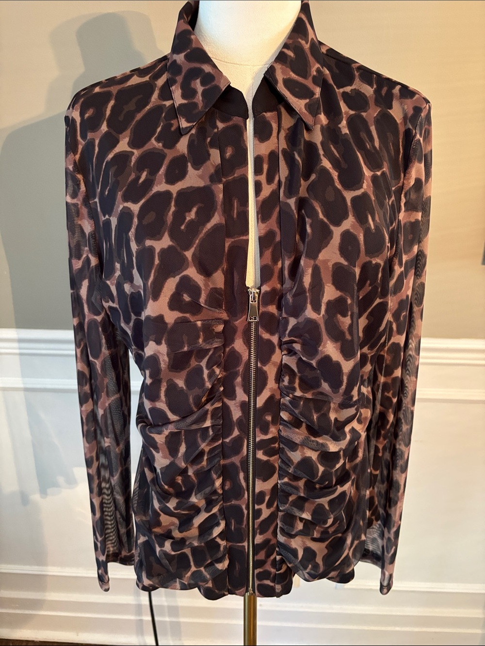 Melanie Lyne Leopard Print Zip-Front Blouse, Sheer Sleeves, Brown/Black, Large